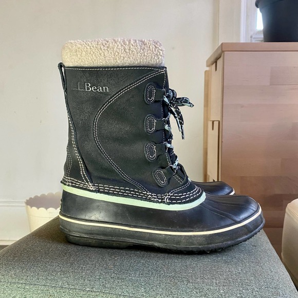 L.L. Bean Lace Up Women’s Snow Boot - Picture 4 of 14